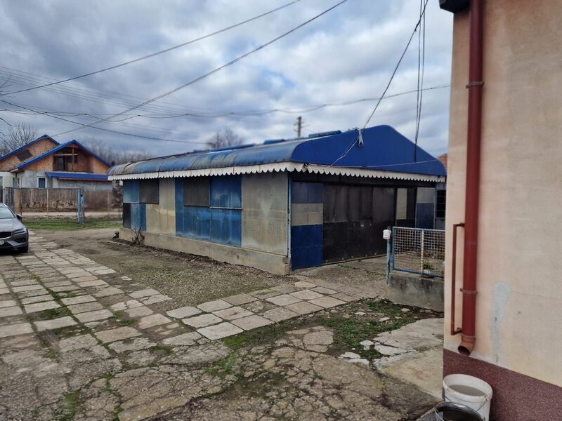 Buciumi. Se ofera spre vanzare / inchiriere cladire cu spatiu comercial