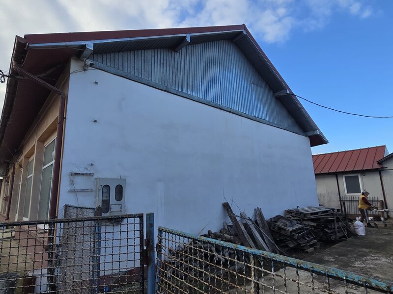 Buciumi. Se ofera spre vanzare / inchiriere cladire cu spatiu comercial