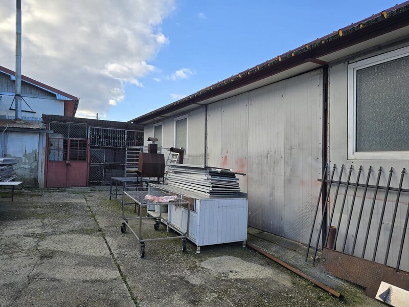 Buciumi. Se ofera spre vanzare / inchiriere cladire cu spatiu comercial