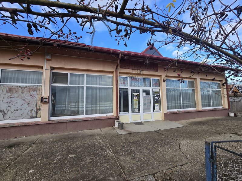 Buciumi. Se ofera spre vanzare / inchiriere cladire cu spatiu comercial